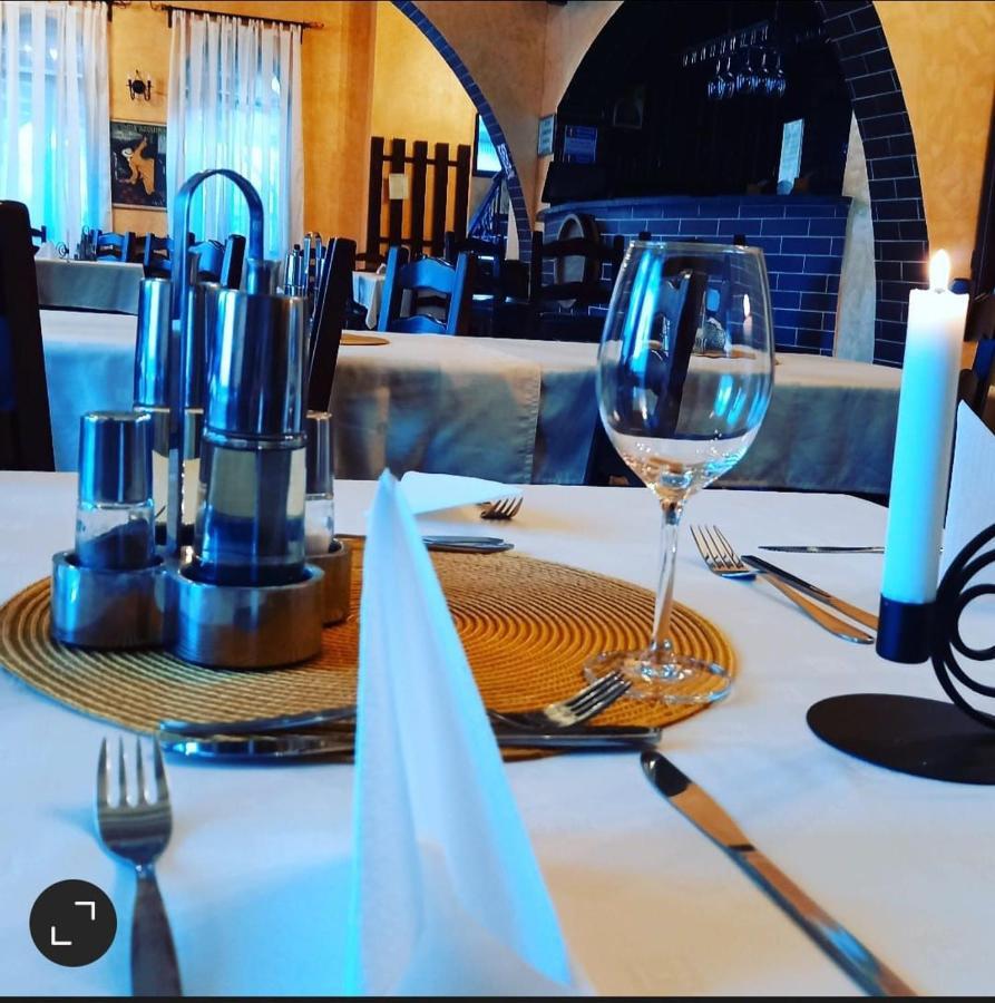 Restaurant Casa Miorita Hotell Buşteni Eksteriør bilde
