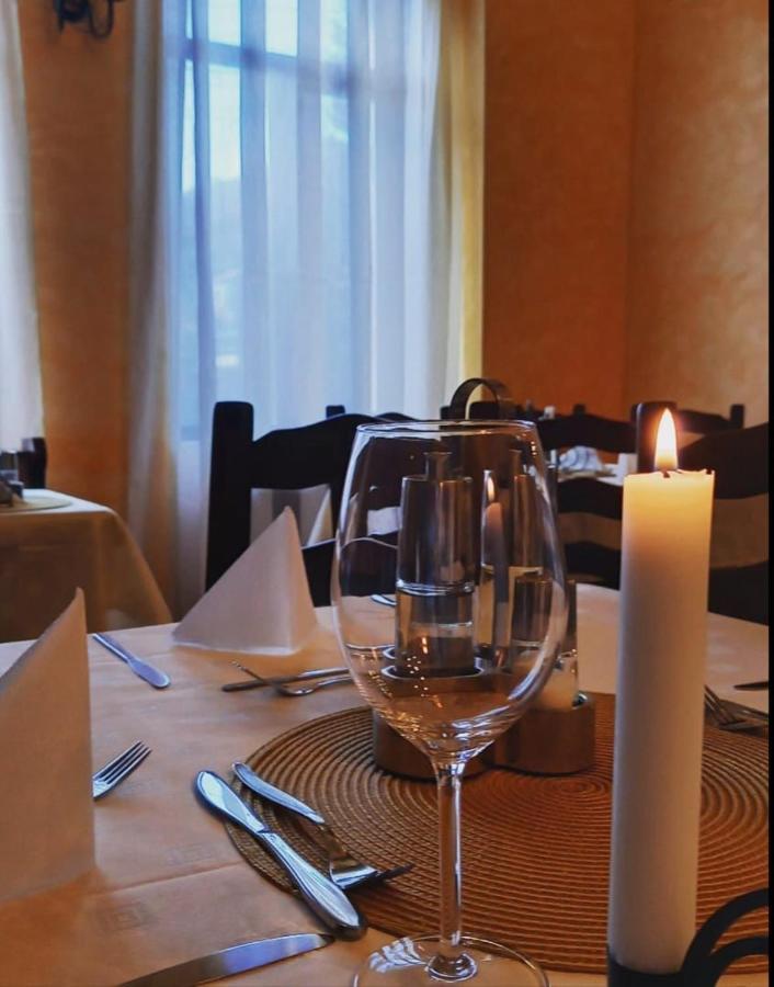 Restaurant Casa Miorita Hotell Buşteni Eksteriør bilde